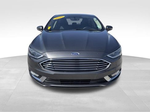 Used 2017 Ford Fusion SE w/ Fusion SE Technology Package FWD image 2