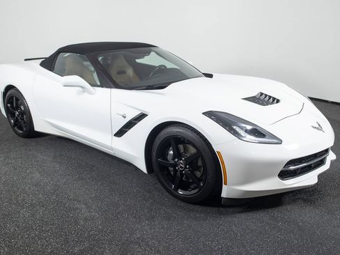 Used 2015 Chevrolet Corvette Stingray Convertible w/ 2LT Preferred Equipment Group RWD image 16