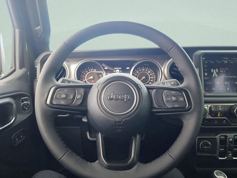 Used 2023 Jeep Gladiator Sport AWD/4WD image 29