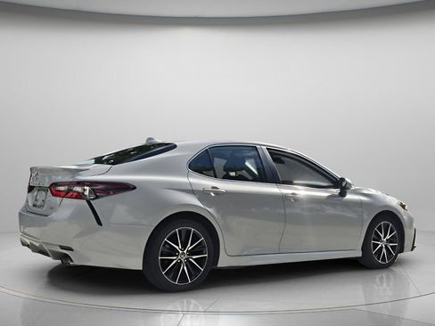 Used 2023 Toyota Camry SE FWD image 6