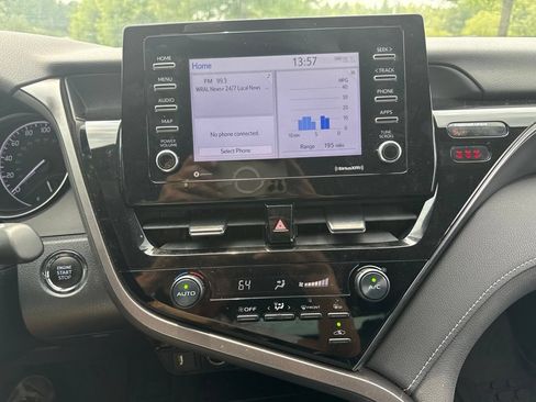 Used 2021 Toyota Camry SE w/ Convenience Package FWD image 12