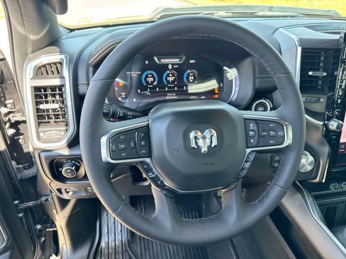 Used 2025 RAM 1500 Laramie AWD/4WD image 14