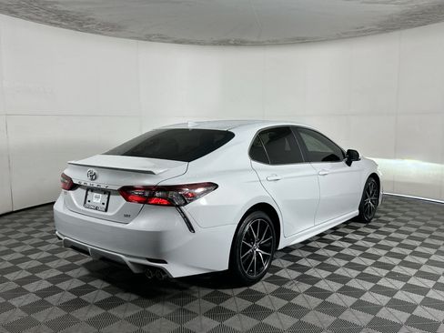 Used 2023 Toyota Camry SE w/ Convenience Package FWD image 3