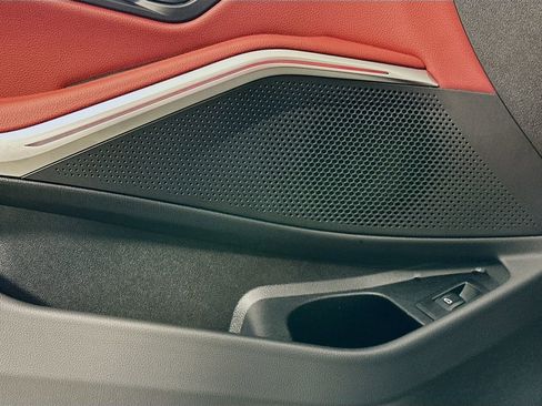 Used 2025 BMW 330i Sedan w/ Convenience Package image 19