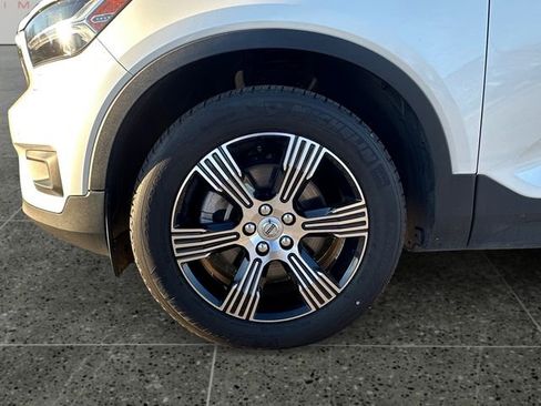 Used 2022 Volvo XC40 T5 Inscription w/ Climate Package image 14