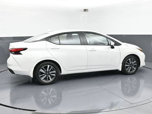 New 2025 Nissan Versa SV w/ Trunk Package FWD image 3