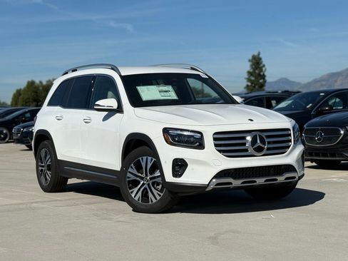 New 2025 Mercedes-Benz GLB 250 image 2