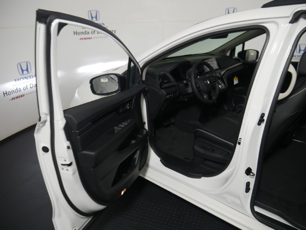 New 2027 Honda Odyssey Touring image 8