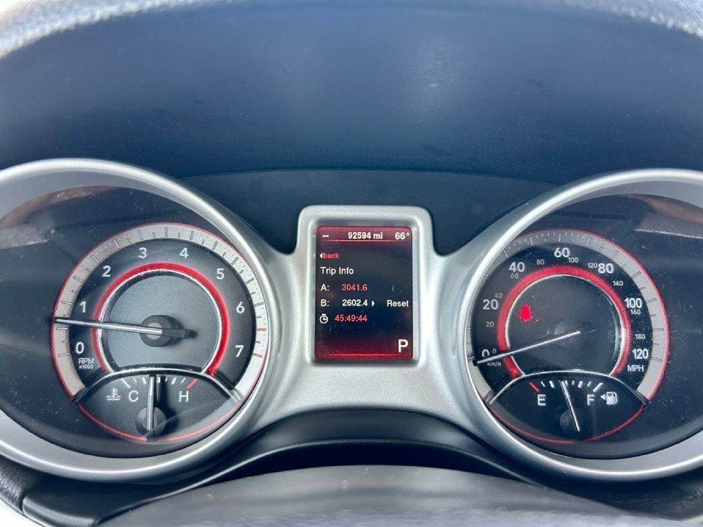 Used 2015 Dodge Journey SXT w/ Flexible Seating Group FWD image 23