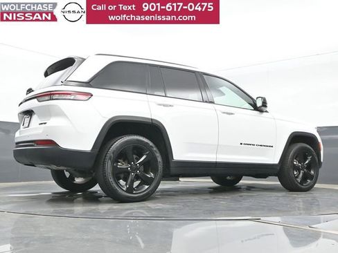 Used 2024 Jeep Grand Cherokee Limited w/ Black Appearance Package RWD image 25