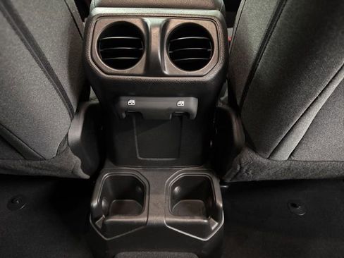 Used 2024 Jeep Wrangler Willys image 29