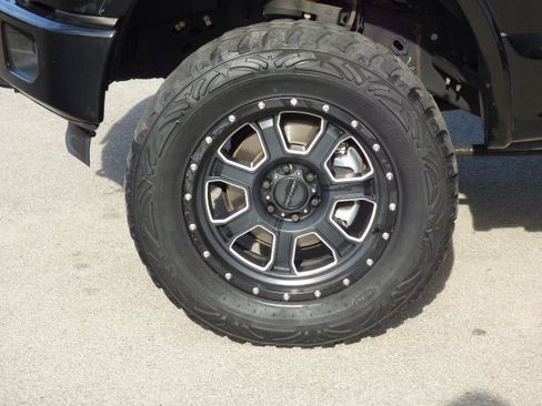 Used 2016 Ford F150 Lariat w/ Equipment Group 502A Luxury image 8