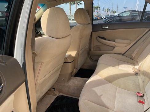 Used 2004 Honda Accord LX image 19