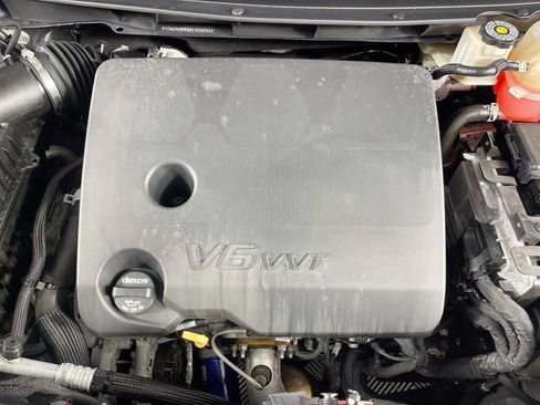 Used 2019 Chevrolet Traverse LT w/ LPO, Floor Liner Package FWD image 30