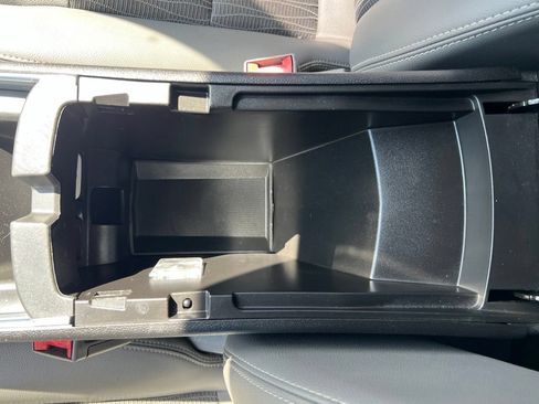 Used 2017 Chevrolet Impala LT FWD image 24
