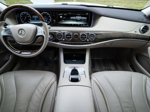 Used 2017 Mercedes-Benz S 550 Sedan image 10