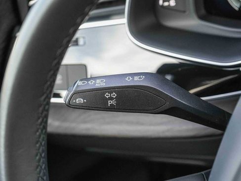 Used 2022 Audi Q7 Premium image 34