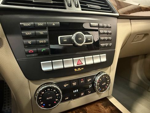 Used 2013 Mercedes-Benz C 250 Sedan image 24