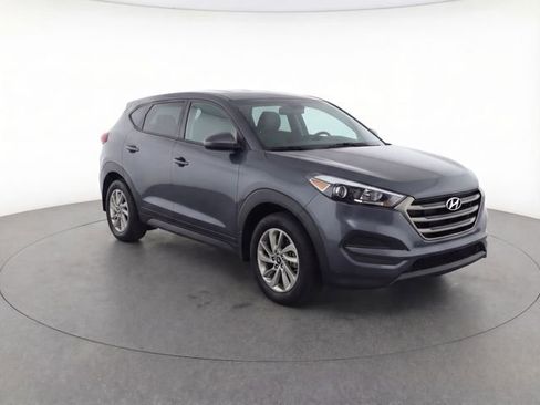 Used 2017 Hyundai Tucson SE image 1