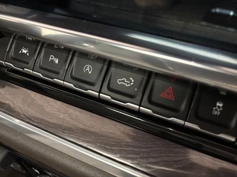 Used 2022 Chevrolet Silverado 1500 LTZ w/ LTZ Premium Package image 34