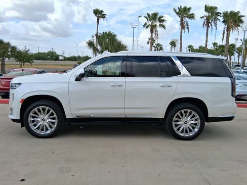 Used 2024 Cadillac Escalade Premium Luxury RWD image 3