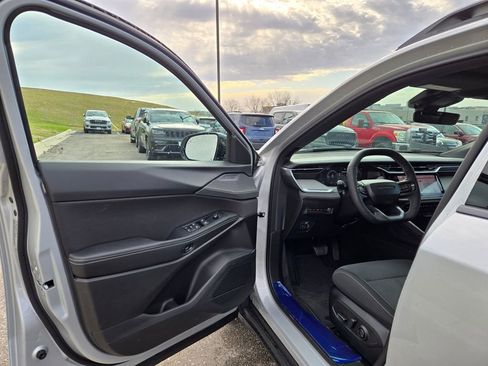 New 2026 Jeep Cherokee Laredo image 10