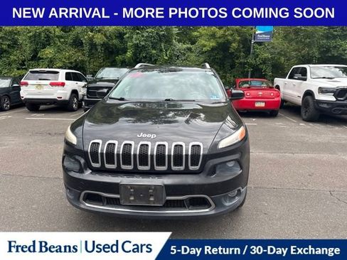 Used 2014 Jeep Cherokee Limited w/ Luxury Group AWD/4WD image 6