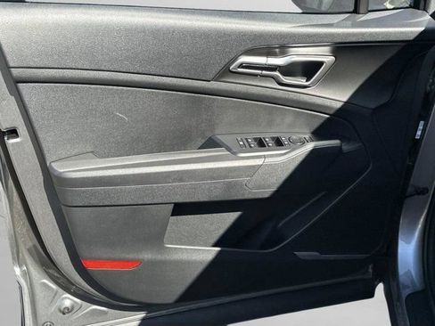 New 2026 Kia Sportage LX FWD image 16