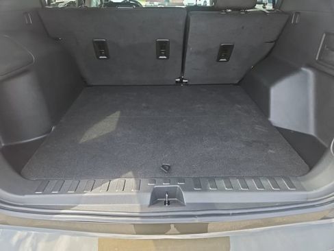 Used 2023 Chevrolet Equinox LT FWD image 23