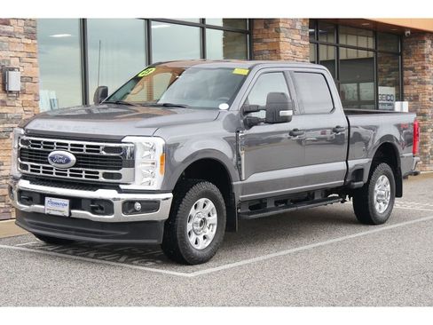 Used 2023 Ford F250 XLT w/ FX4 Off-Road Package image 7