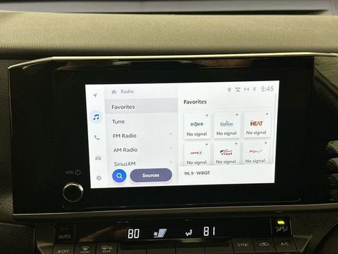 Used 2025 Toyota Camry LE image 11