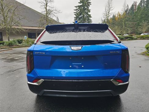 New 2026 Cadillac Optiq Luxury 2 image 4
