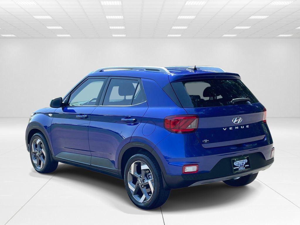 Certified 2023 Hyundai Venue SEL FWD image 4