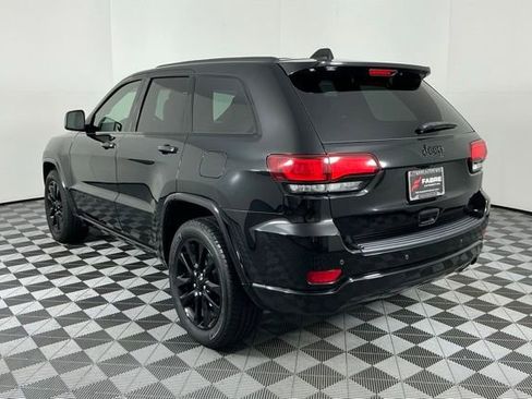 Used 2019 Jeep Grand Cherokee Altitude RWD image 5