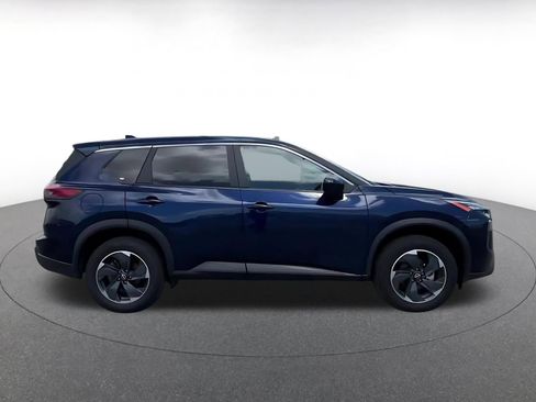 Used 2025 Nissan Rogue SV AWD/4WD image 16