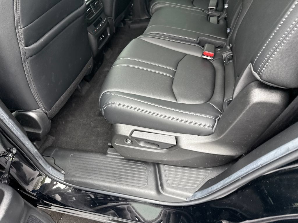Certified 2026 Honda Pilot Touring image 19
