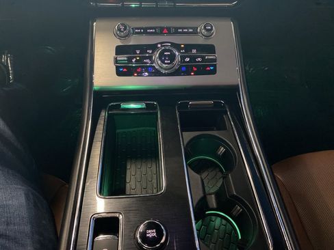 Used 2022 Lincoln Aviator Reserve image 8