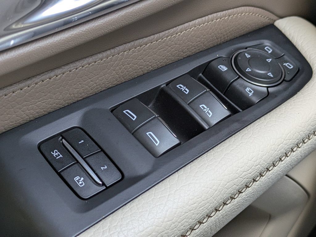 Used 2023 GMC Yukon Denali RWD image 27