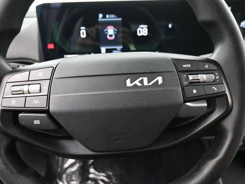 Used 2025 Kia K4 FWD image 14