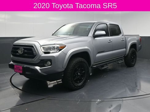 Used 2020 Toyota Tacoma SR5 RWD image 2