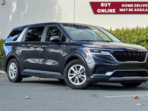 Used 2024 Kia Carnival LX image 1