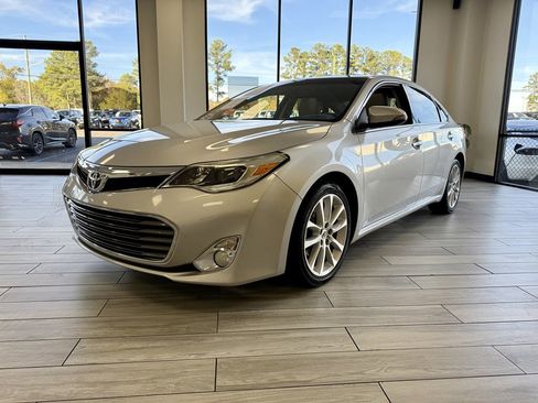 Used 2013 Toyota Avalon image 3