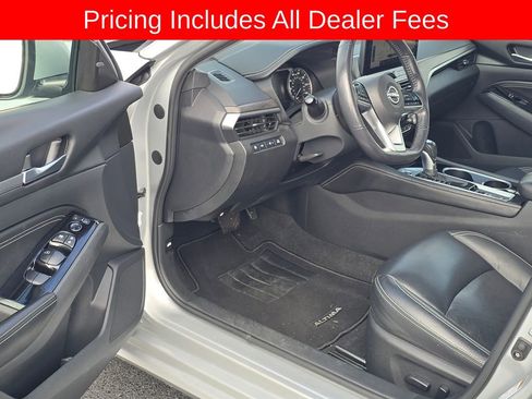 Used 2023 Nissan Altima 2.5 SL FWD image 9