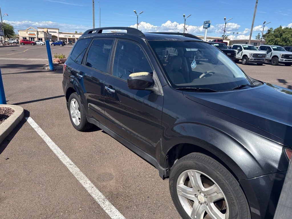 Used 2010 Subaru Forester 2.5X Limited AWD/4WD image 2