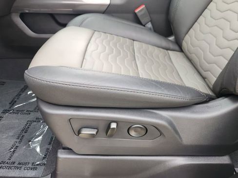 Used 2026 Chevrolet Silverado 2500 ZR2 AWD/4WD image 23