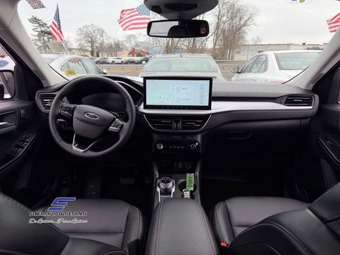 Used 2025 Ford Escape Platinum image 18