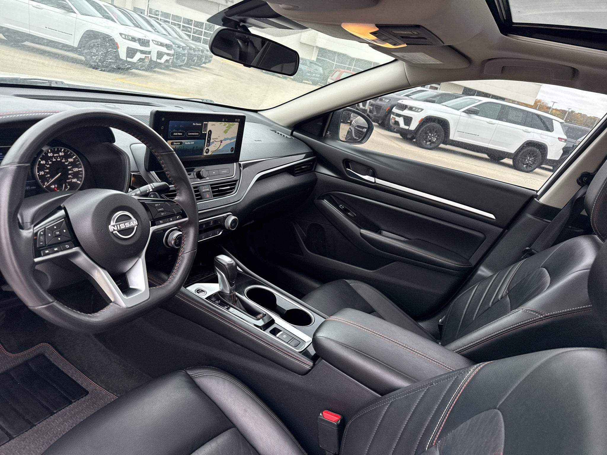 Used 2024 Nissan Altima 2.5 SR w/ SR Premium Package AWD/4WD image 9