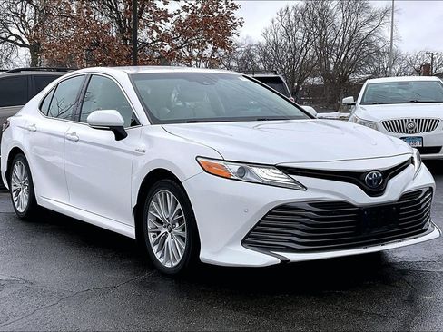 Used 2018 Toyota Camry XLE image 38