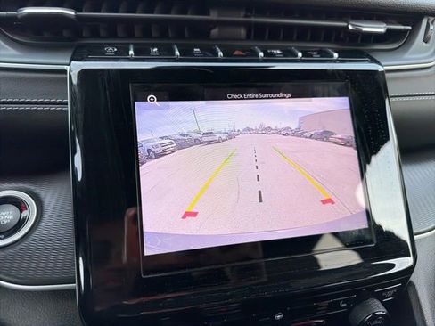 Used 2023 Jeep Grand Cherokee L Laredo image 28