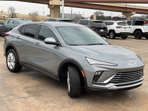 Used 2025 Buick Envista Preferred image 4